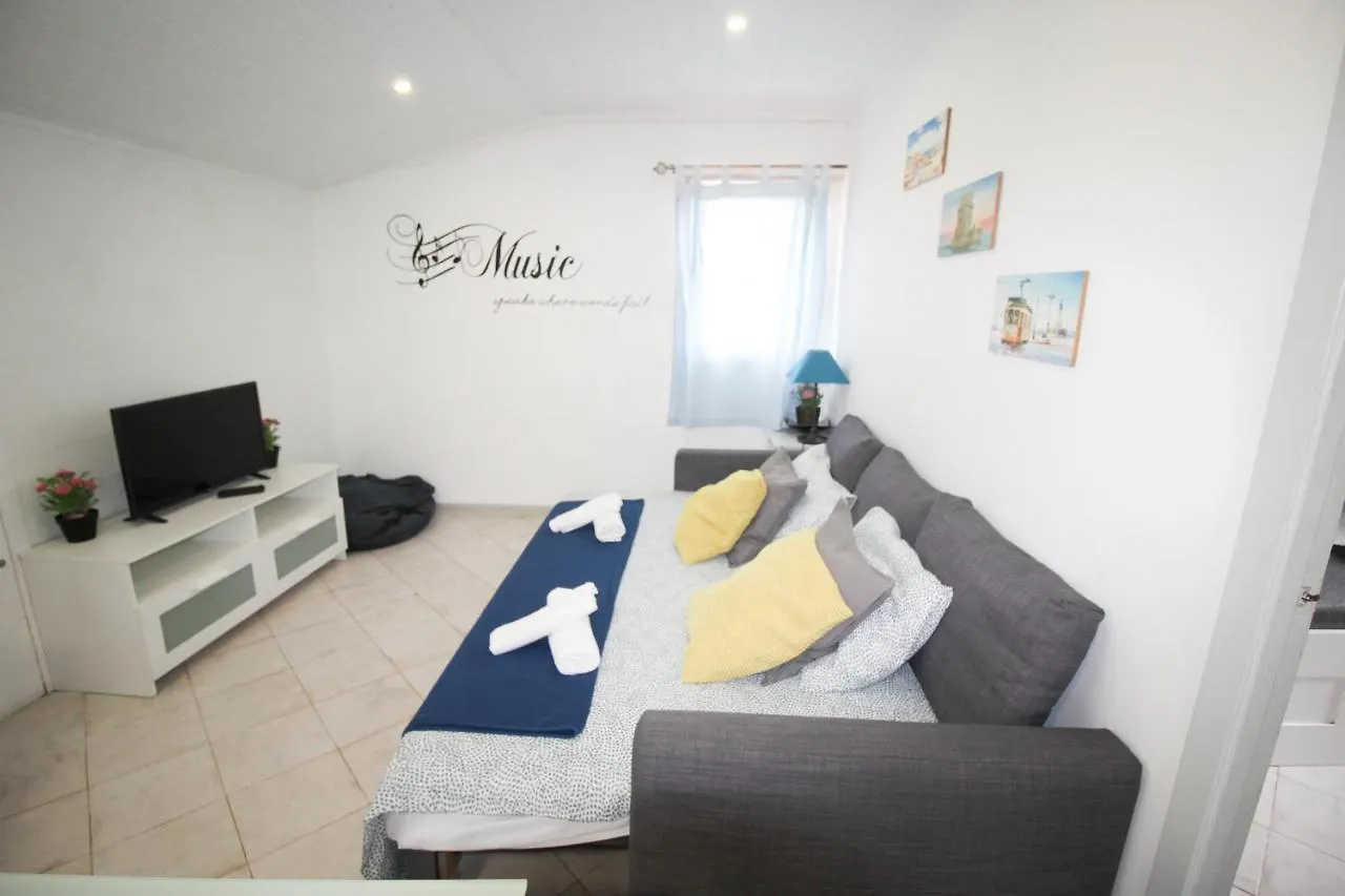 Apartment Oriente DNA Studios Lissabon
